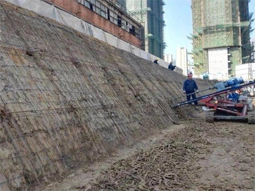 新晃建筑边坡支护